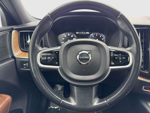 Used 2021 Volvo XC60 T5 Inscription w/ Protection Package image 19