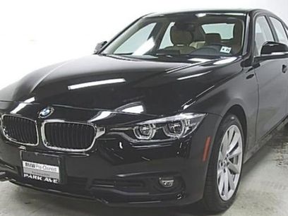 Used 2018 BMW 320i xDrive Sedan w/ Convenience Package