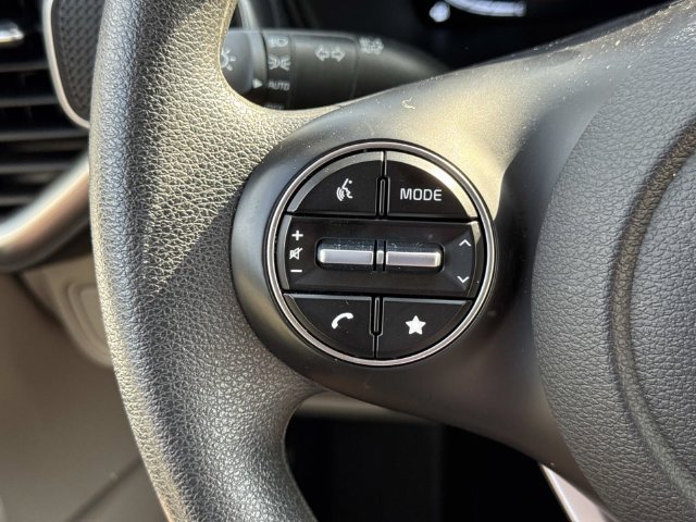 Used 2025 Kia Soul LX w/ LX Technology Package FWD image 24