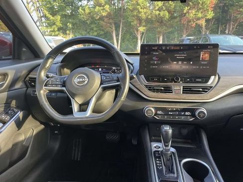Used 2023 Nissan Altima 2.5 SL AWD/4WD image 16