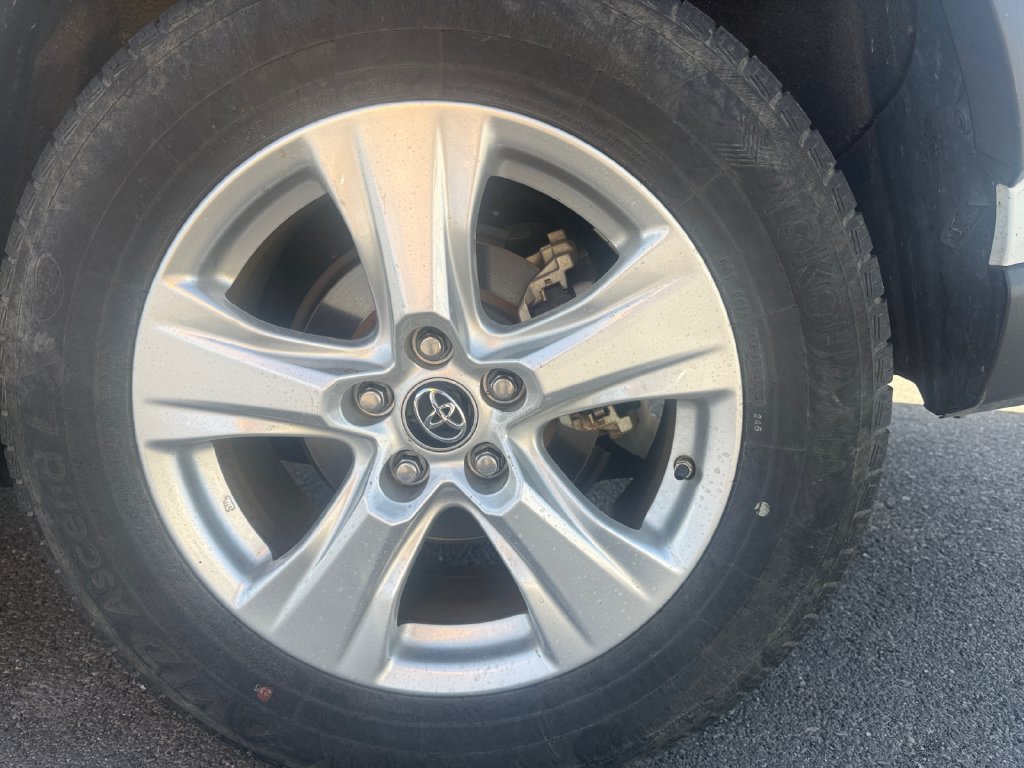 Used 2020 Toyota RAV4 LE w/ All Weather Liner Package AWD/4WD image 18