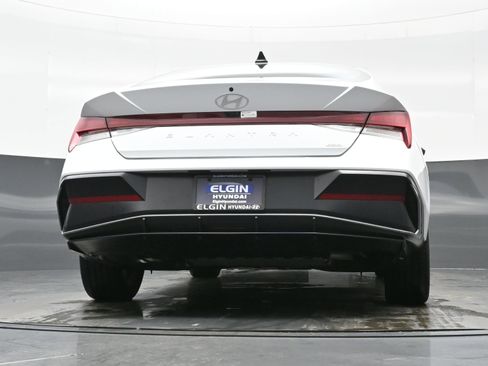 Certified 2025 Hyundai Elantra Limited image 31
