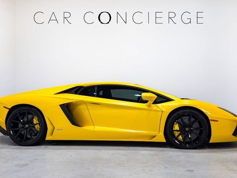 Used 2013 Lamborghini Aventador LP 700-4 image 4
