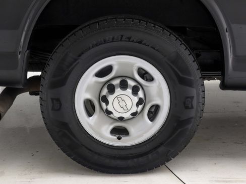 Used 2017 Chevrolet Express 2500 LS RWD image 25