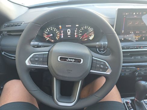 New 2026 Jeep Compass Latitude image 10