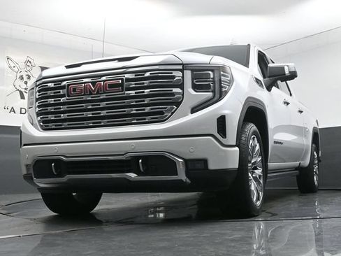 Used 2024 GMC Sierra 1500 Denali w/ Denali Reserve Package AWD/4WD image 4