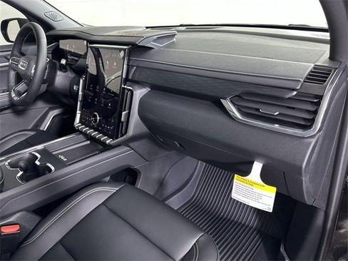 New 2025 GMC Acadia Elevation w/ Elevation Premium Package image 30