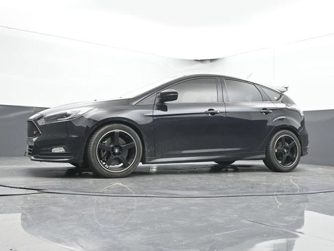 Used 2018 Ford Focus ST FWD image 29