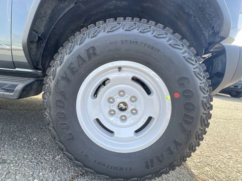 New 2026 Ford Bronco Heritage Edition AWD/4WD image 12