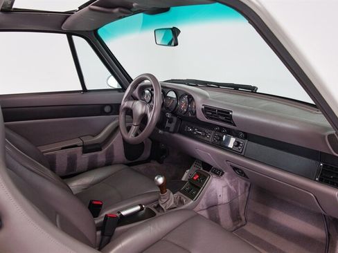 Used 1997 Porsche 911 Carrera image 34