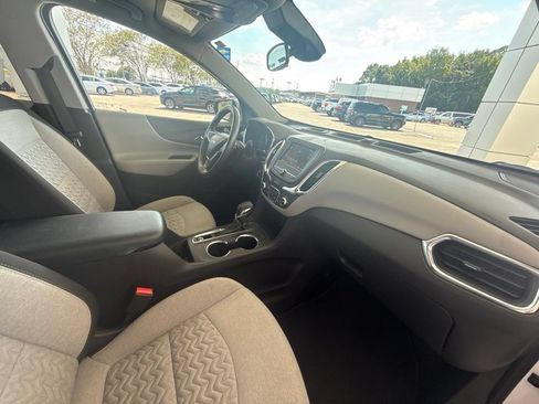 Used 2024 Chevrolet Equinox LT FWD image 36