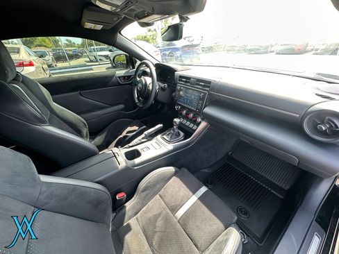 Used 2025 Toyota GR86 Premium w/ ALL Weather Mat Package (TMS) RWD image 19
