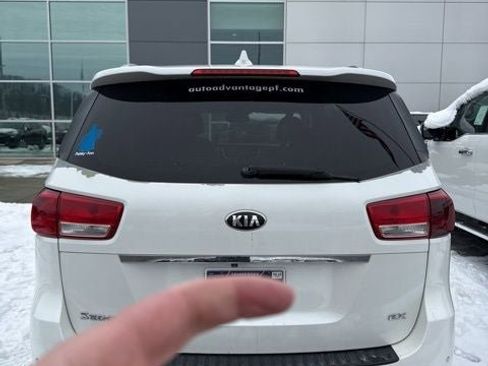 Used 2016 Kia Sedona EX image 8