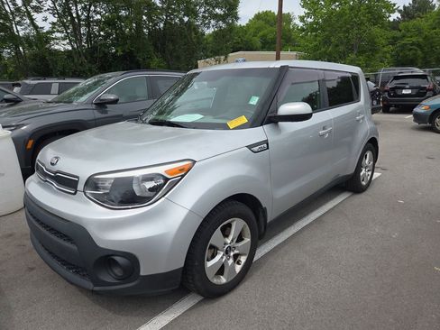 Used 2017 Kia Soul FWD image 1