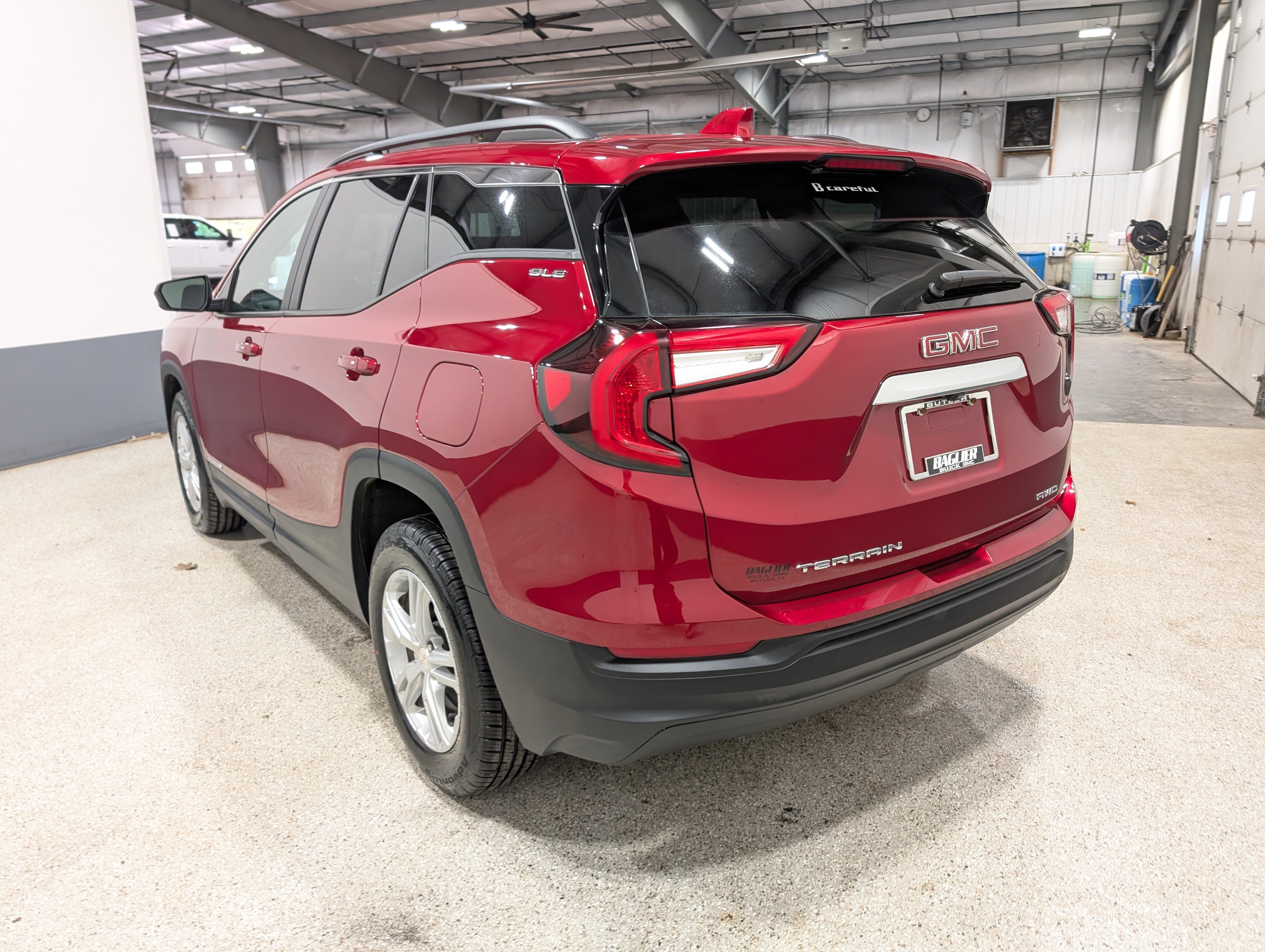 Used 2024 GMC Terrain SLE w/ Driver Convenience Package AWD/4WD image 5