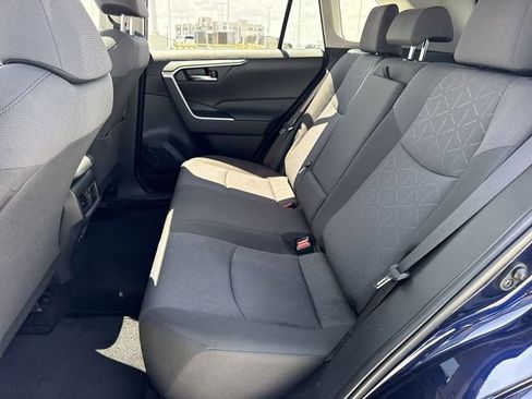 Used 2019 Toyota RAV4 XLE FWD image 23