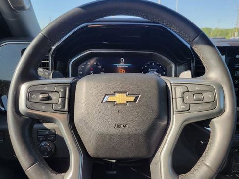 Used 2023 Chevrolet Silverado 1500 LT w/ Z71 Off-Road Package AWD/4WD image 10