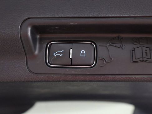 Used 2023 Ford Explorer XLT w/ Equipment Group 202A image 18