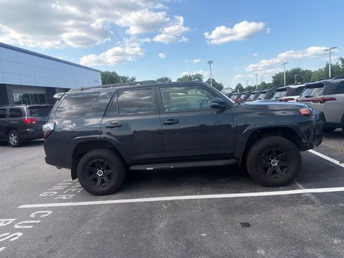 Used 2024 Toyota 4Runner TRD Off-Road Premium w/ Moonroof Package AWD/4WD image 10