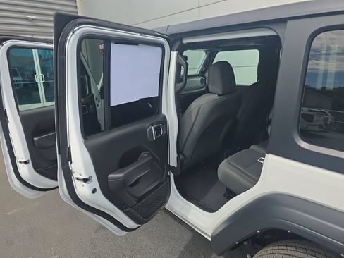 Used 2024 Jeep Wrangler Unlimited Sport AWD/4WD image 28