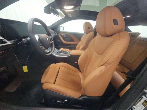 Used 2025 BMW 230i Coupe w/ Premium Package image 4