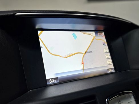 Used 2015 INFINITI Q70 L 3.7 w/ Technology Package image 36