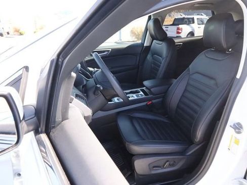 Certified 2024 Ford Edge SEL w/ Convenience Package image 9