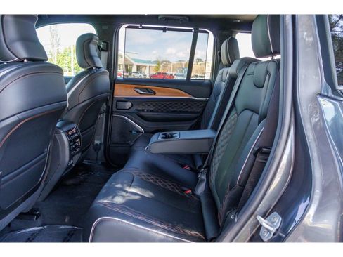 Used 2024 Jeep Grand Cherokee Summit AWD/4WD image 13