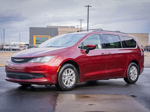 Used 2021 Chrysler Voyager Lxi FWD image 10