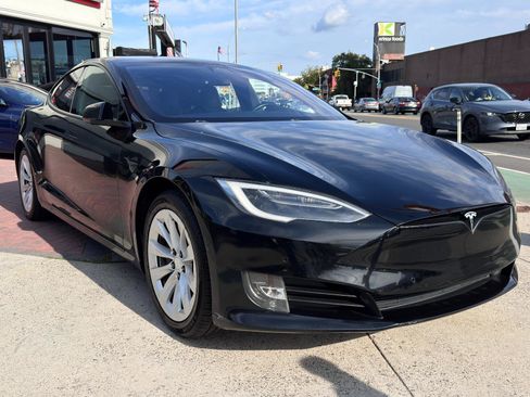 Used 2018 Tesla Model S 75D image 3