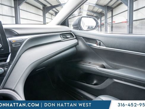 Used 2023 Toyota Camry SE image 13