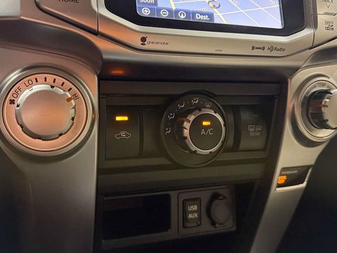 Used 2018 Toyota 4Runner SR5 AWD/4WD image 21