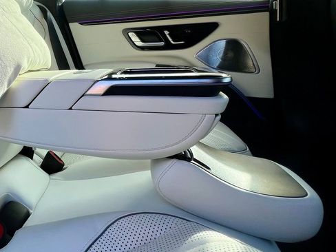 Certified 2024 Mercedes-Benz EQS 580 4MATIC Sedan image 20