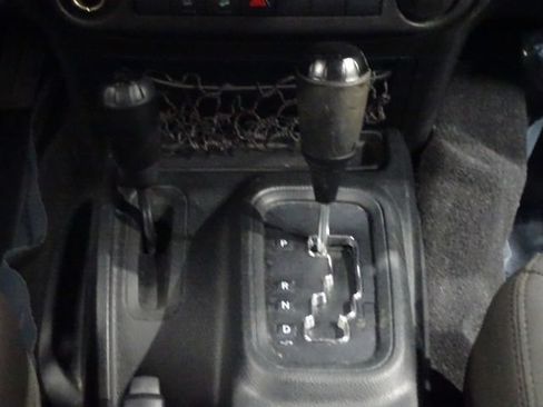 Used 2018 Jeep Wrangler Unlimited Sport AWD/4WD image 33