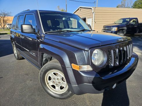 Used 2016 Jeep Patriot Sport image 3