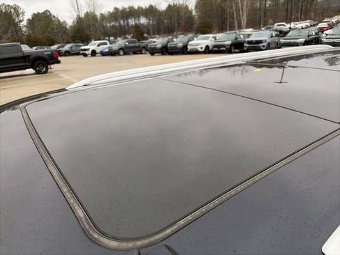 Used 2022 GMC Yukon XL Denali w/ Denali Premium Package image 25