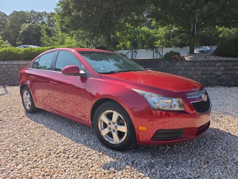 Used 2012 Chevrolet Cruze LT FWD image 1
