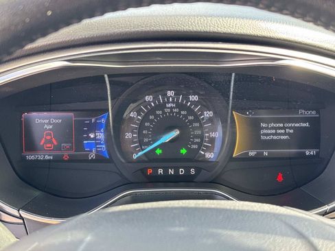 Used 2017 Ford Fusion SE w/ Fusion SE Technology Package FWD image 19