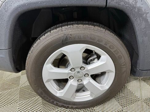 Used 2021 Jeep Compass Latitude FWD image 16