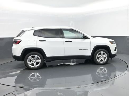 Used 2023 Jeep Compass Sport AWD/4WD image 4