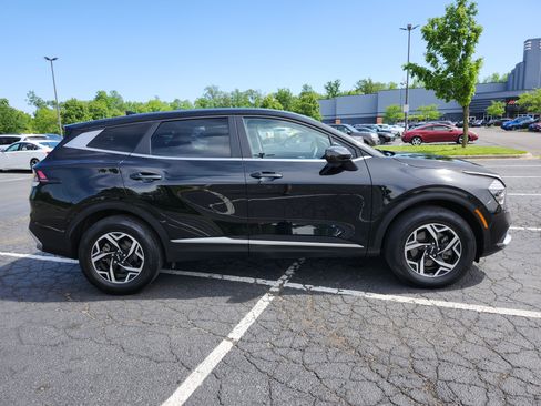 Used 2024 Kia Sportage LX AWD/4WD image 17