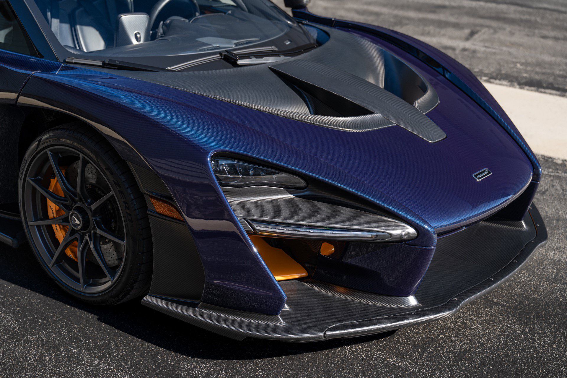 Used 2019 McLaren Senna RWD image 75