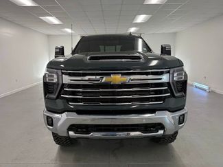 New 2026 Chevrolet Silverado 2500 LTZ w/ LTZ Convenience Package video 2
