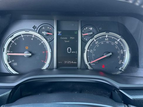 Used 2022 Toyota 4Runner Limited AWD/4WD image 34