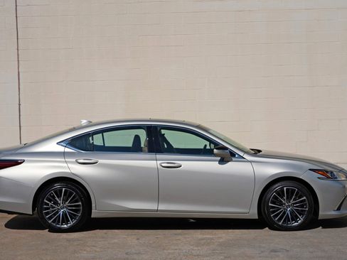 Used 2023 Lexus ES 350 w/ Premium Package FWD image 55