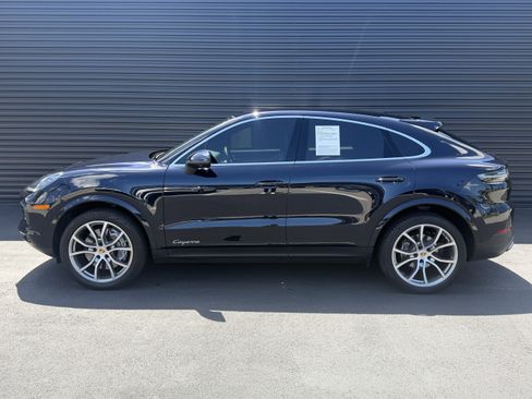 Used 2021 Porsche Cayenne Coupe AWD/4WD image 2