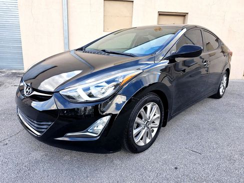 Used 2014 Hyundai Elantra SE w/ Option Group 02 image 2