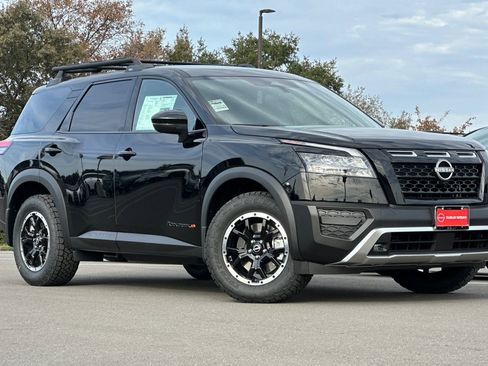 New 2025 Nissan Pathfinder Rock Creek image 2