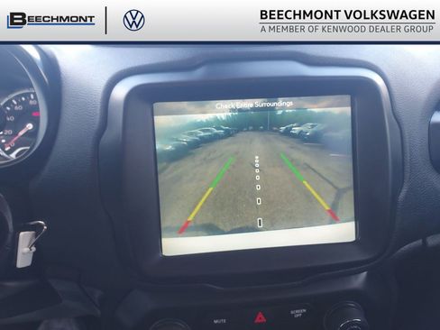 Used 2018 Jeep Renegade Limited w/ UConnect 8.4 Nav Group AWD/4WD image 14