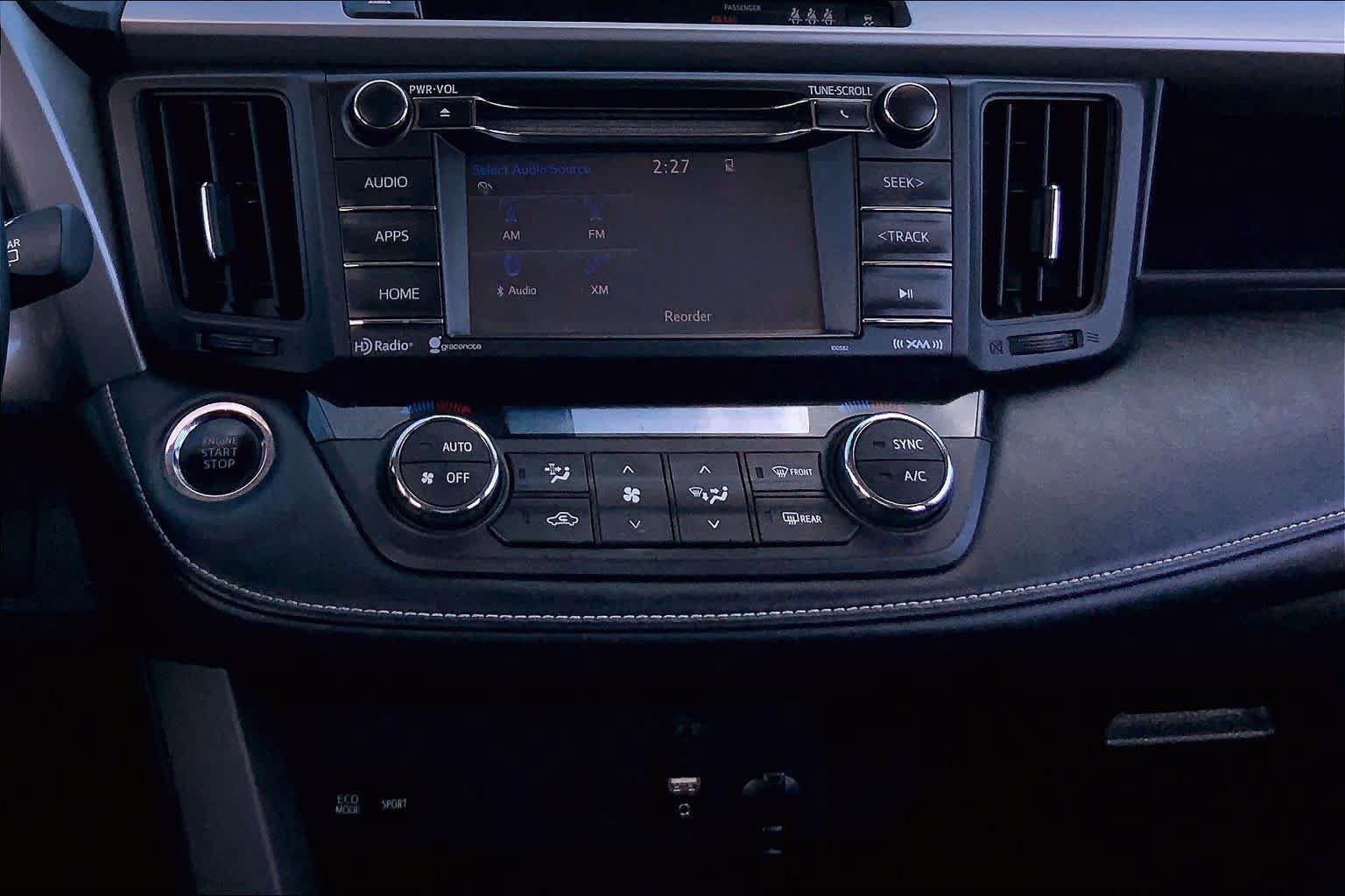 Used 2018 Toyota RAV4 XLE FWD image 7